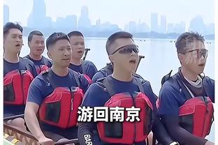 有对象的来学学？！妮娜晒出自己与威少亲密大头贴pose?自拍